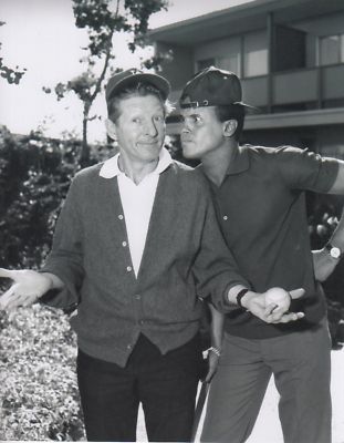 http://singyoursongthemovie.com/wp-content/uploads/2012/02/Harry-Belafonte-and-Danny-Kaye-Pic.jpg